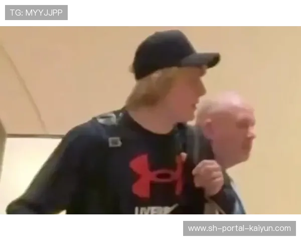 UFC 324轻量级临时冠军战：贾斯汀·盖奇迎战帕迪·平布莱特