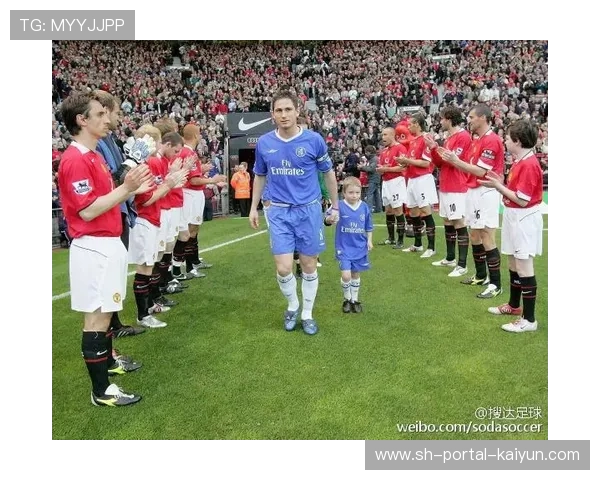 海外小球迷观赛故事：泰国村庄集体观看英超早场成周末固定仪式